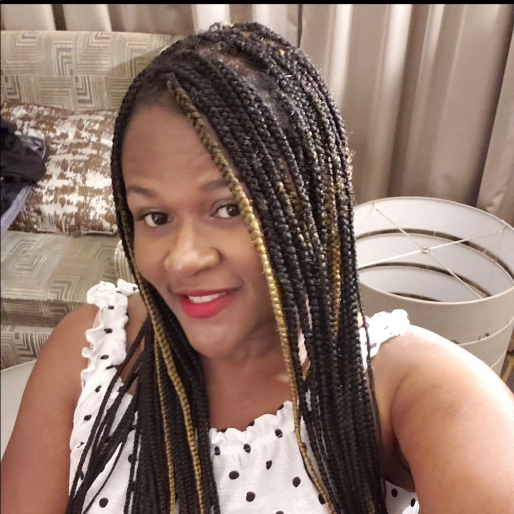 Meet your Posher, Shamekia